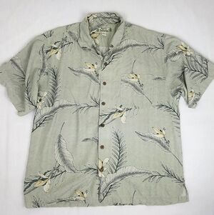 Tommy Bahama Hawaiian Print Button Down Shirt 100% Silk.